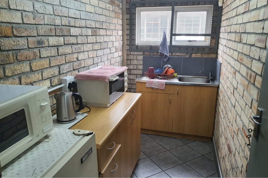 Commercial Property for Sale in Neave Industrial Eastern Cape